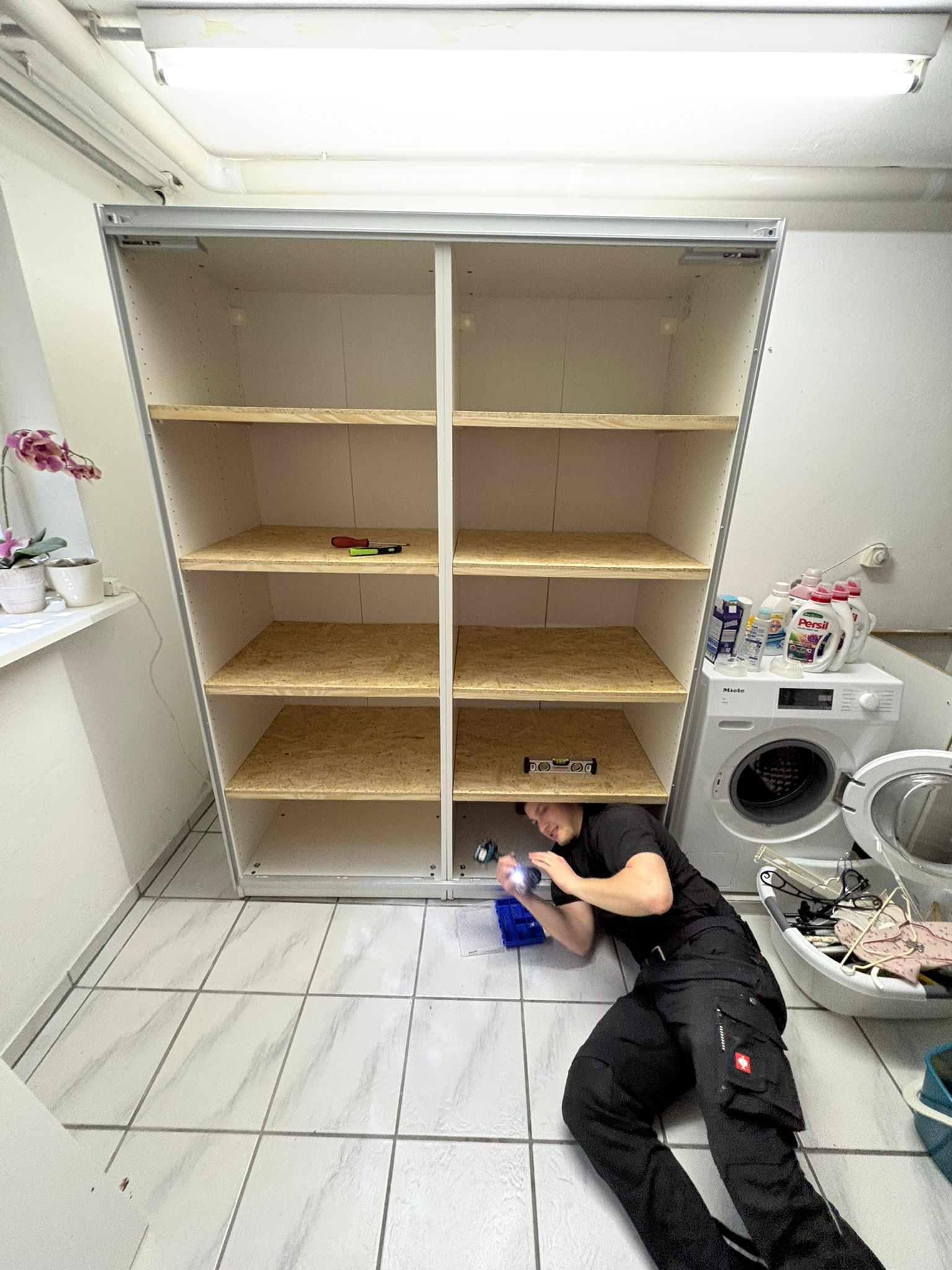 Präzise De- und Montage deiner Möbel